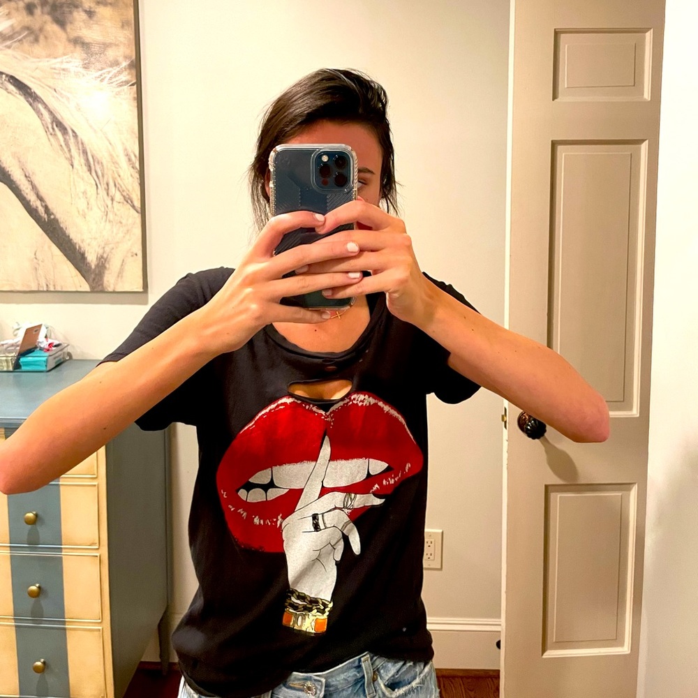 LAUREN MOSHI GRAPHIC TEE